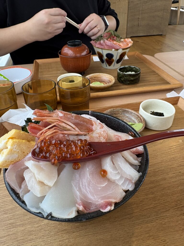 美ら海水族館周辺でランチで食べた海鮮丼