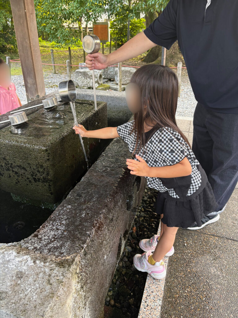 神社で手水