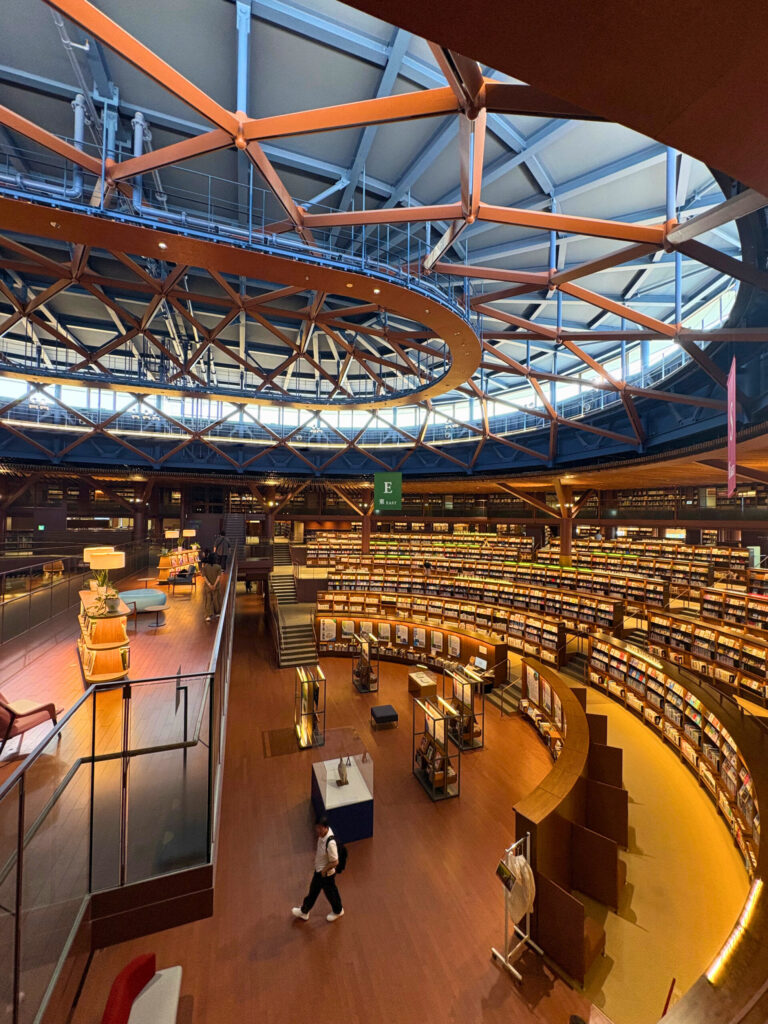金沢県立図書館