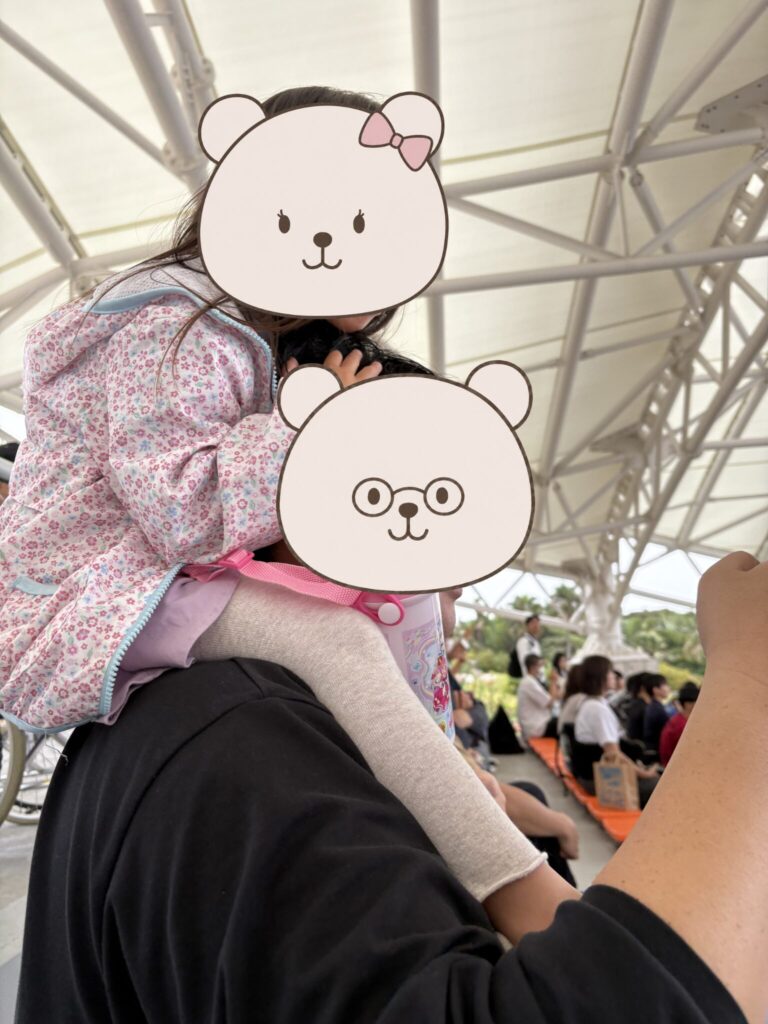 オキちゃん劇場でのイルカショーの様子
