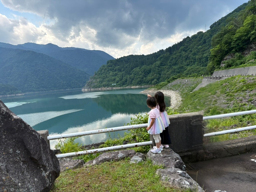 福井県立博物館へ向かう途中ダムを見学