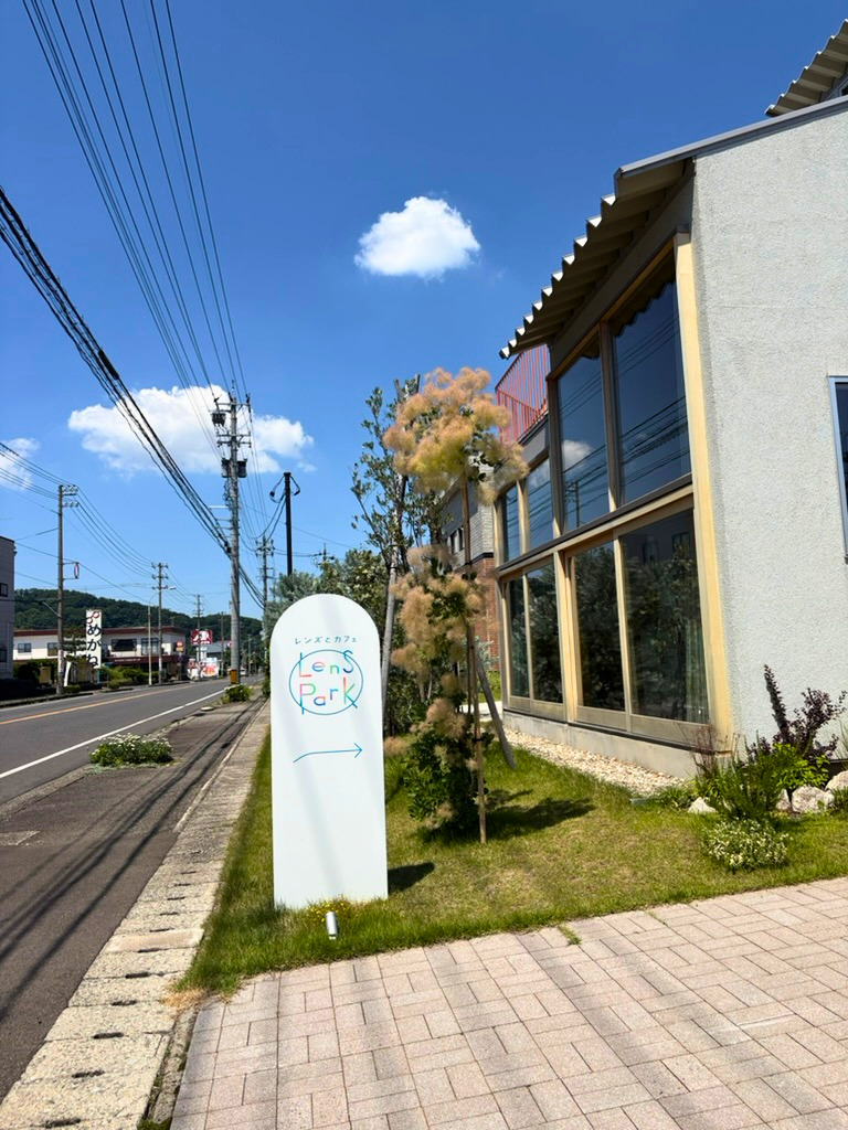 レンズとカフェ Lens Park（レンズパーク）の外観