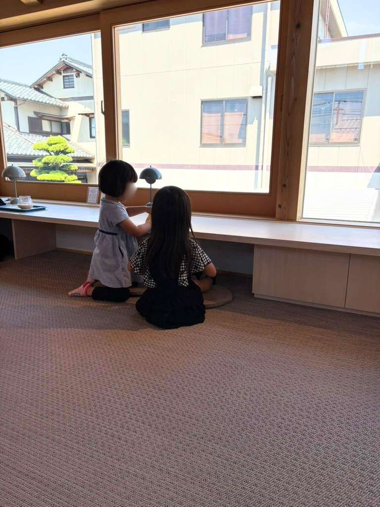 レンズとカフェ Lens Park（レンズパーク）のカフェの小上がり