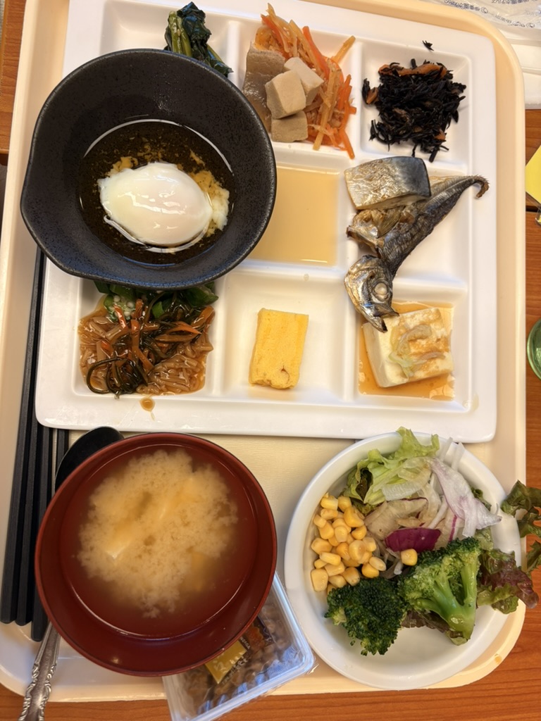 伊東園ホテルの朝食バイキングでの大人の朝食